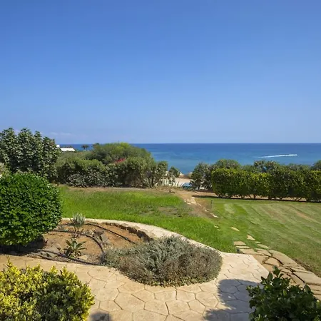 Imagine You And Your Family Renting This Beachfront Home, 1450 Villa