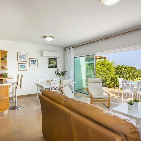 Imagine You And Your Family Renting This Beachfront Home, 1450 * 普罗塔拉斯